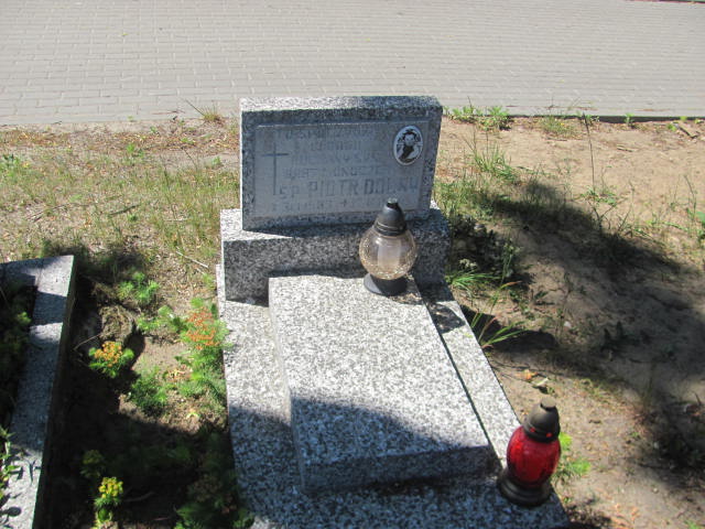 Grób Piotr Dolny